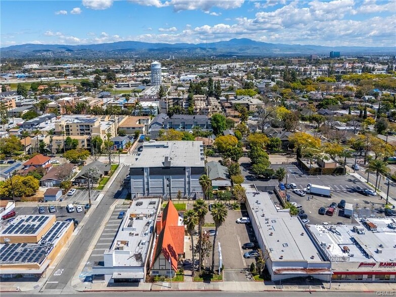 1317-1319 N Main St, Santa Ana, Ca 92701 - Storefront Retail Office For 