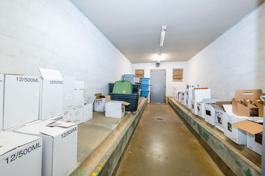 More Photos Of 641 S Crystal Ave, Benton Harbor Winery Vineyard For Sale