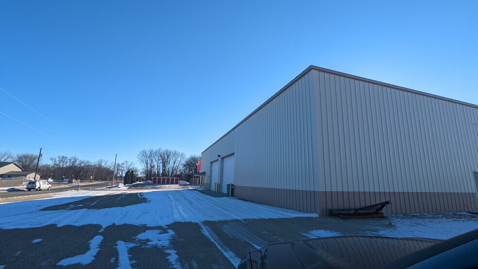 More Photos Of 224 1st NE st, Pine Island Warehouse For Sale