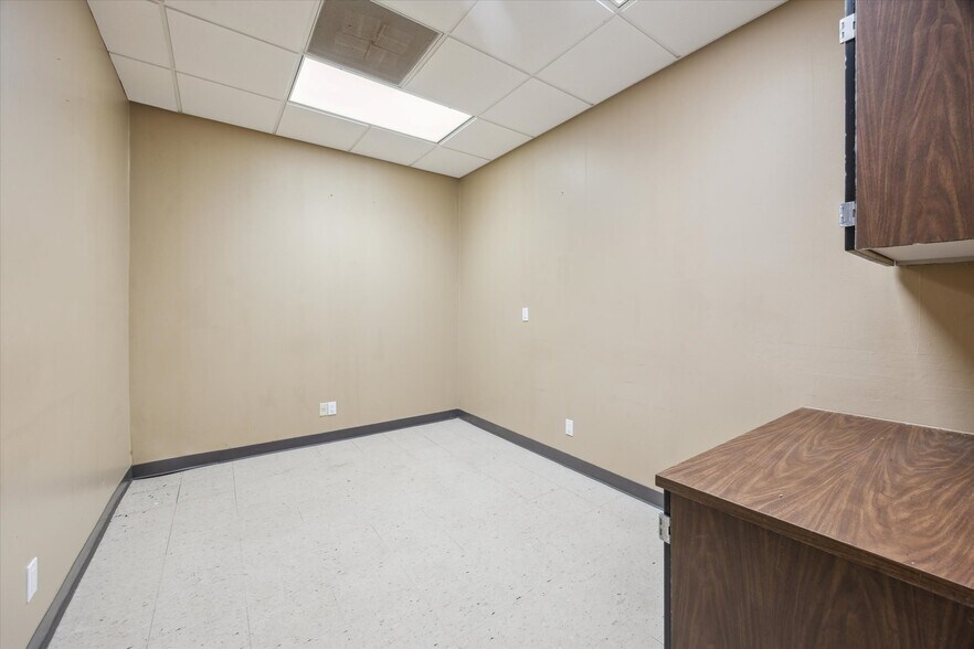 More Photos Of 6504 Memorial Dr, Texas City Medical For Sale