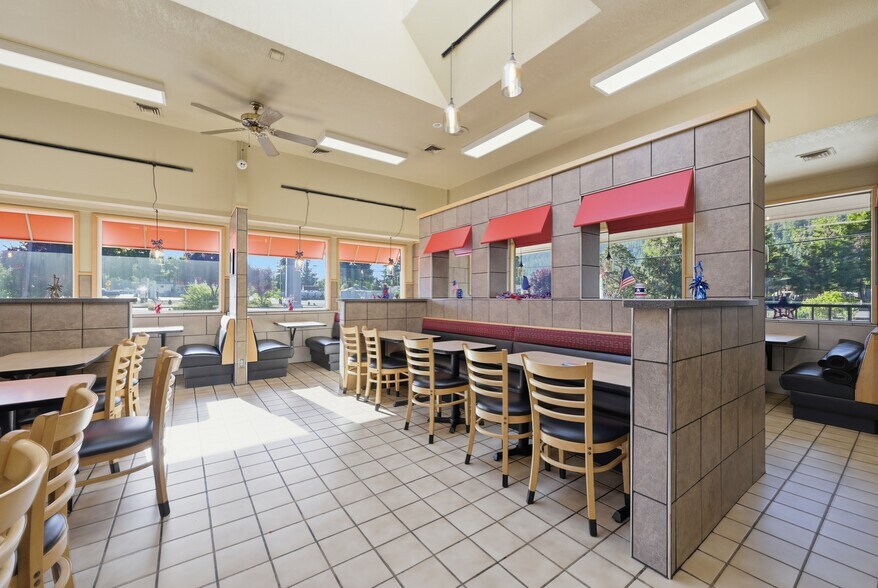 More Photos Of 47720 Or-58 Hwy, Oakridge Fast Food For Sale