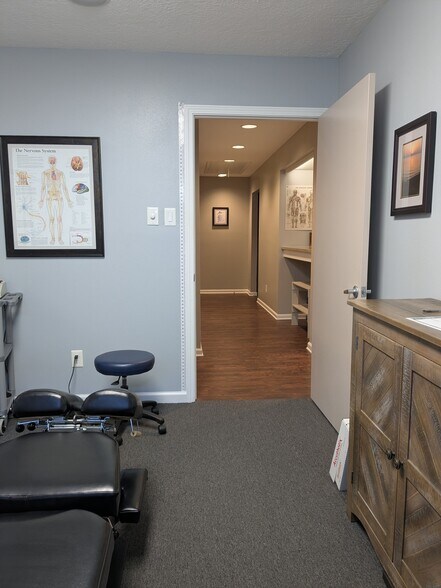 More Photos Of 12325 Scarsdale Blvd, Houston Medical For Sale