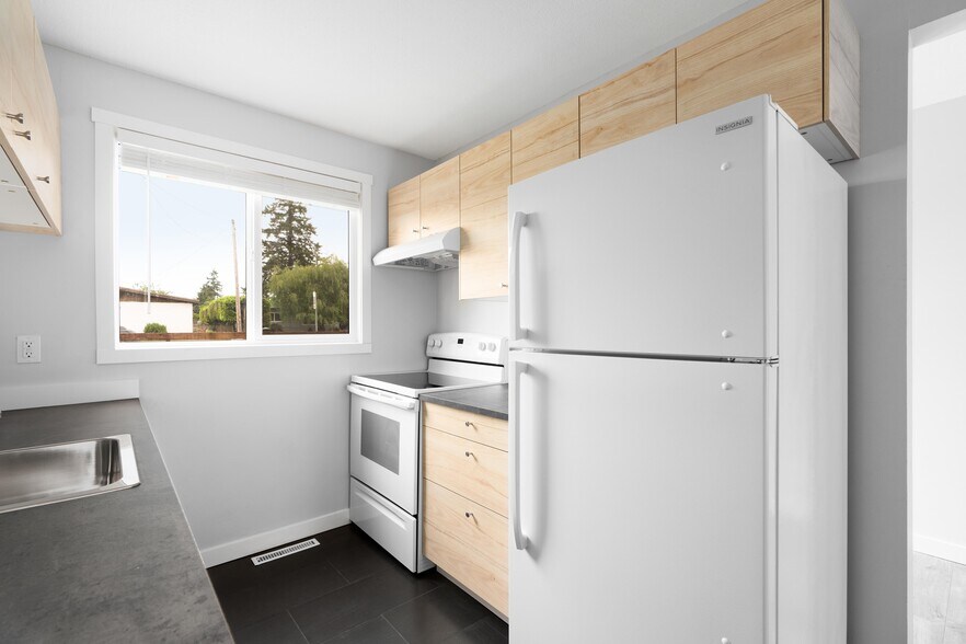 More Photos Of 470 Dogwood St, Campbell River Apartments For Sale
