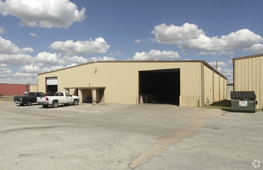 More Photos Of 9201 Brown Ln, Austin Warehouse For Sale