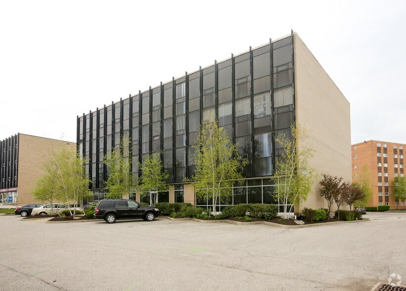 More Photos Of 5333 Northfield Rd, Bedford Office For Sale