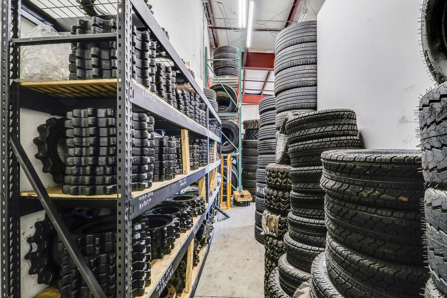 More Photos Of 1450 Skees Rd, West Palm Beach Warehouse For Lease