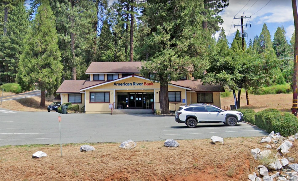 More Photos Of 26395 Buckhorn Ridge Rd, Pioneer Bank For Sale