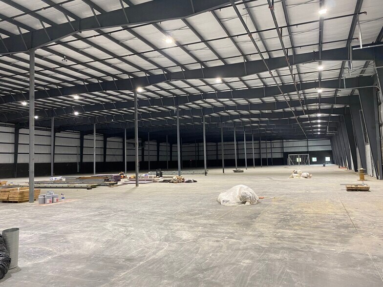 More Photos Of 910 Post Rd, Indianapolis Distribution For Sale