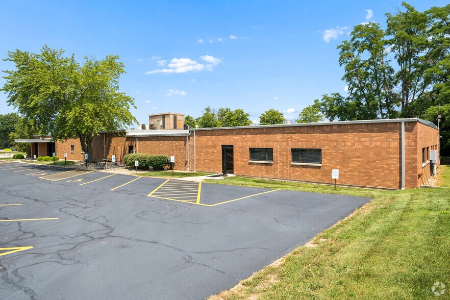 More Photos Of 2709 McGraw Dr, Bloomington Office Residential For Sale