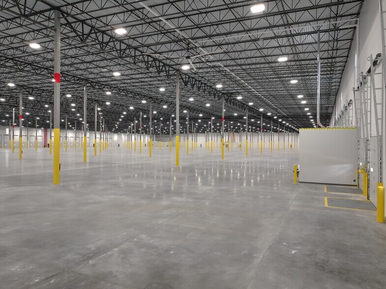 More Photos Of 5601 Chudoba Pky, Prince George Distribution For Lease
