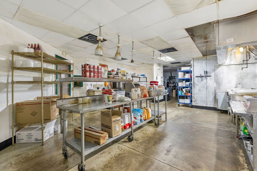 More Photos Of 2235 Bauer Rd, Batavia Unknown For Lease