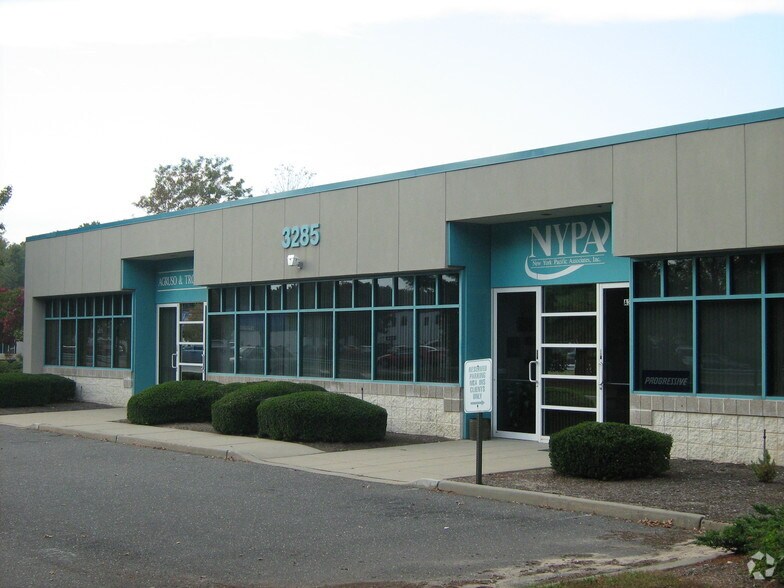 Primary Photo Of 3285 Veterans Memorial Hwy, Ronkonkoma Office For Lease