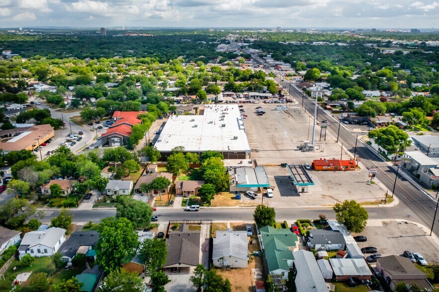 More Photos Of 3719-3815 Blanco Rd, San Antonio Storefront For Sale