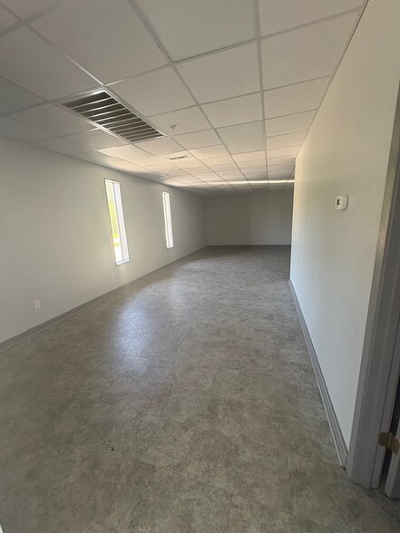 More Photos Of 1950 Wise Dr, Dothan Warehouse For Lease
