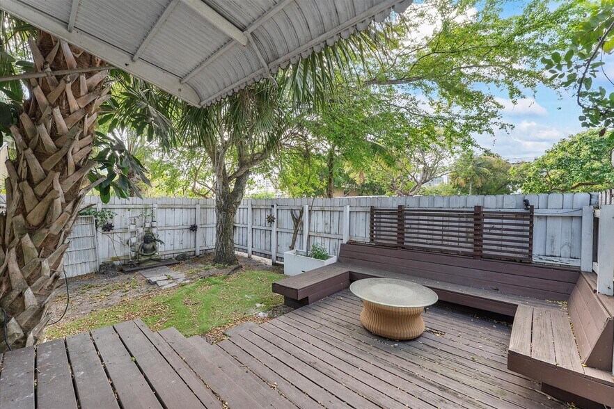 More Photos Of , Fort Lauderdale Unknown For Sale