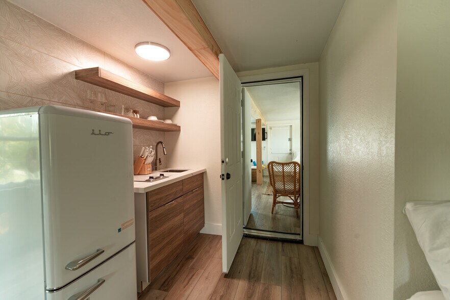 More Photos Of 2502 Tamarind Dr, Hutchinson Island Hotel For Sale