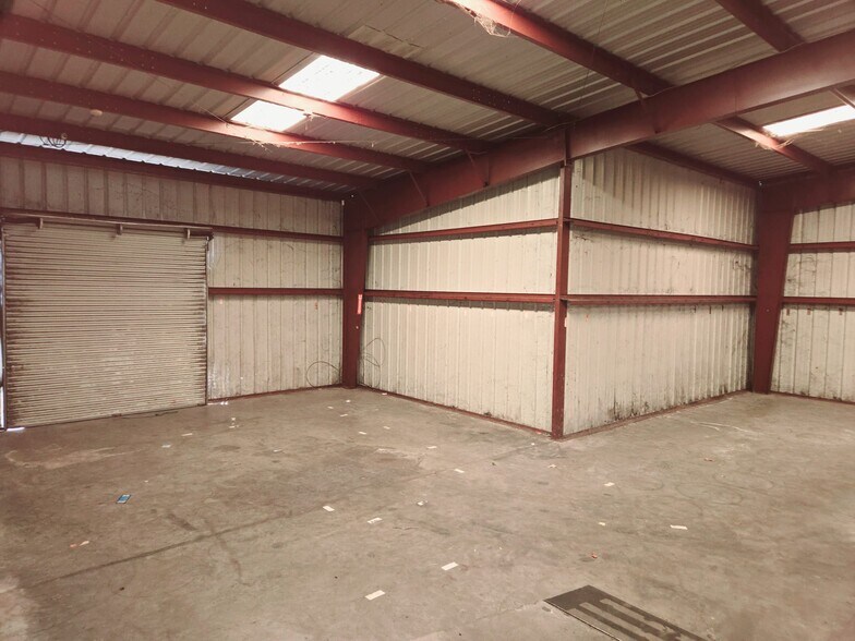 More Photos Of 479 Zoo Pky, Jacksonville Warehouse For Sale
