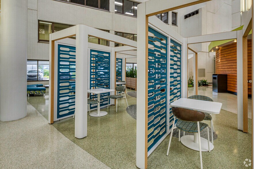 More Photos Of 405 N Reo St, Tampa Office For Lease