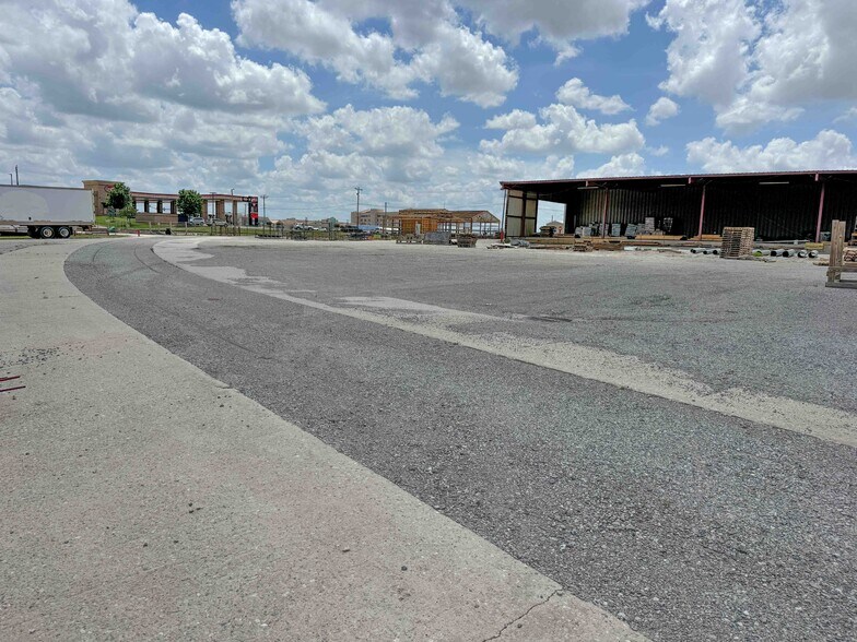 More Photos Of 7200 S Sooner Rd, Oklahoma City Warehouse For Lease