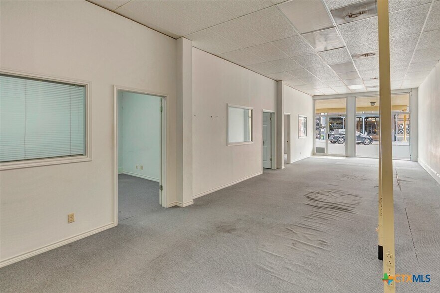 More Photos Of 119 E Main St, Cuero General Retail For Sale