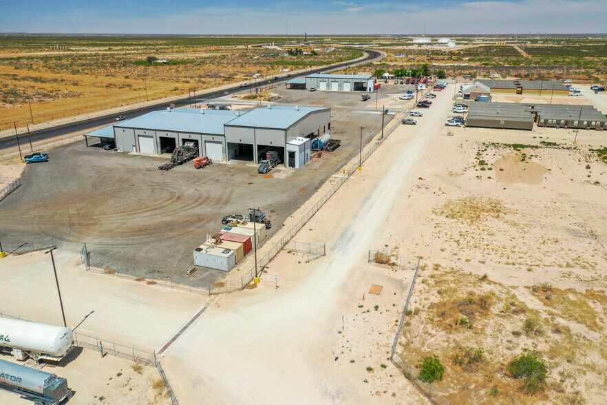 More Photos Of 210 US 285 Hwy, Pecos Warehouse For Lease