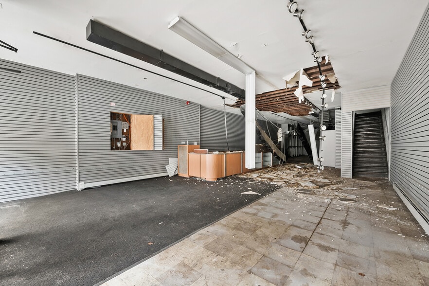 More Photos Of 507 32nd St, Union City Storefront Retail Office For Sale