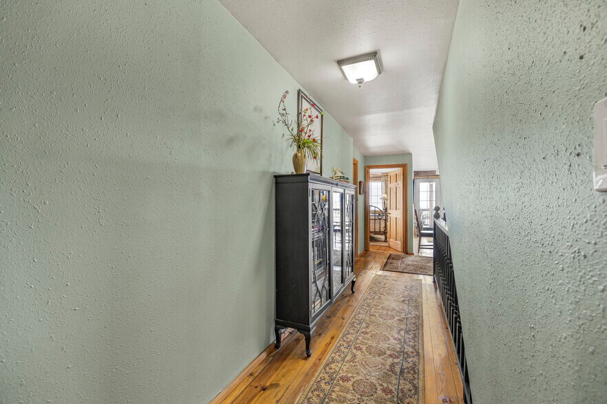 More Photos Of 13 Gott Ln, Salmon Hospitality For Sale