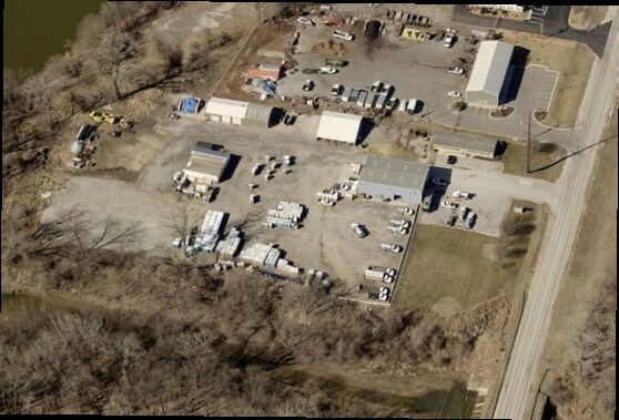 More Photos Of 10011 Woodend Rd, Edwardsville Warehouse For Lease