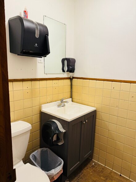 More Photos Of 1330 S Main St, Rice Lake Flex For Sale