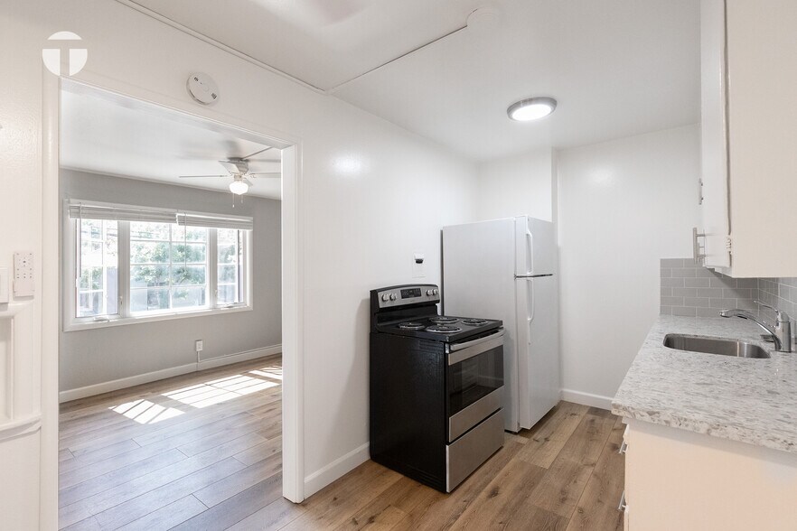 More Photos Of 916-926 22nd St, Sacramento Apartments For Sale