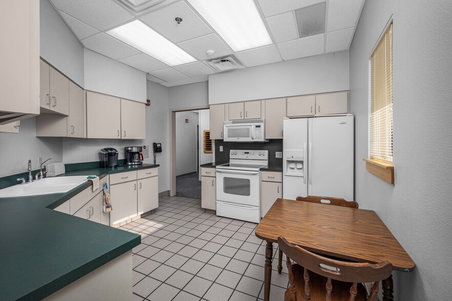More Photos Of 4920 SW Lee Blvd, Lawton Medical For Lease