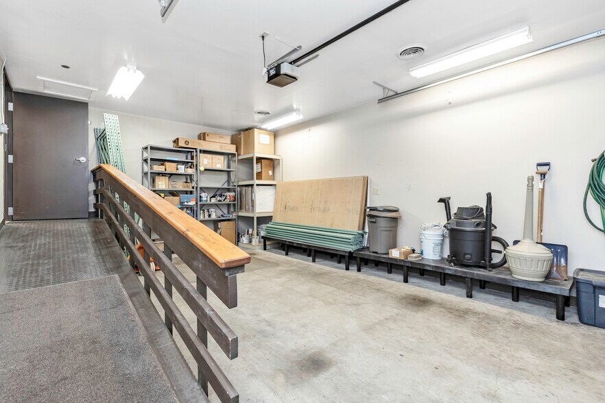 More Photos Of 1100 Brandywine Blvd, Zanesville Loft Creative Space For Lease