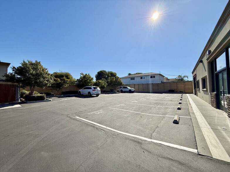 More Photos Of 1080-1098 W Evelyn Ave, Sunnyvale Warehouse For Sale