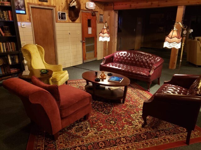More Photos Of 120 S Echo St, Holdenville Bar For Sale