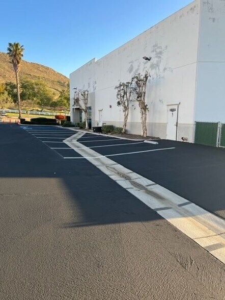 More Photos Of 1950 5th St, Norco Warehouse For Lease