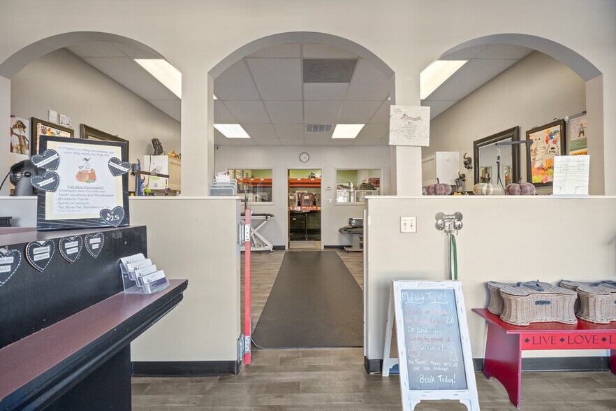 More Photos Of 18505 Statesville Rd, Cornelius Office For Sale