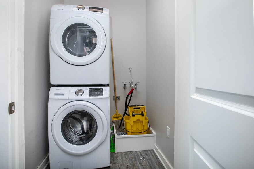 More Photos Of 9854 US Highway 271, Tyler Warehouse For Sale