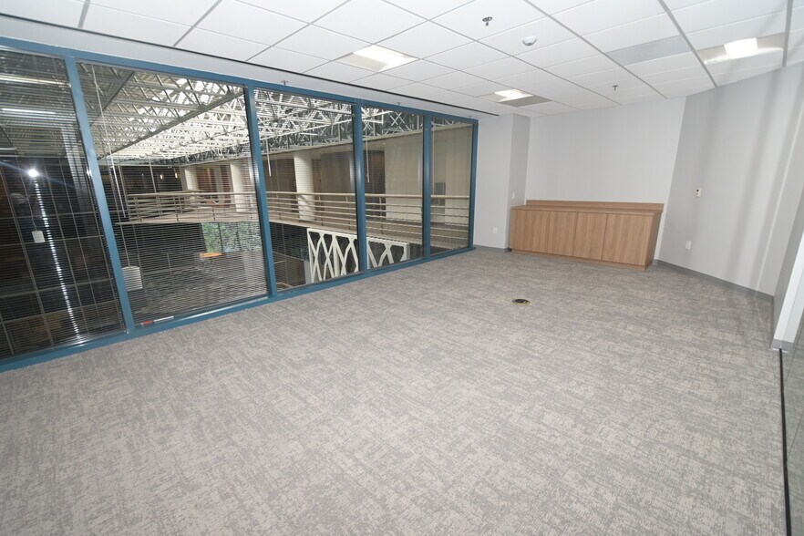 More Photos Of 225 E Robinson St, Orlando Office Residential For Lease