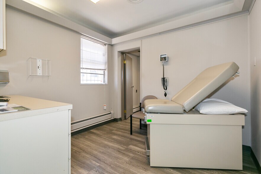 More Photos Of 421 Deer Park Ave, Babylon Medical For Sale