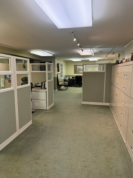 More Photos Of 1623 W Colonial Pky, Inverness Medical For Sale