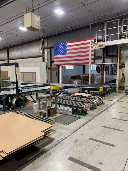 More Photos Of 3931 37th Ave SW, Fargo Manufacturing For Lease