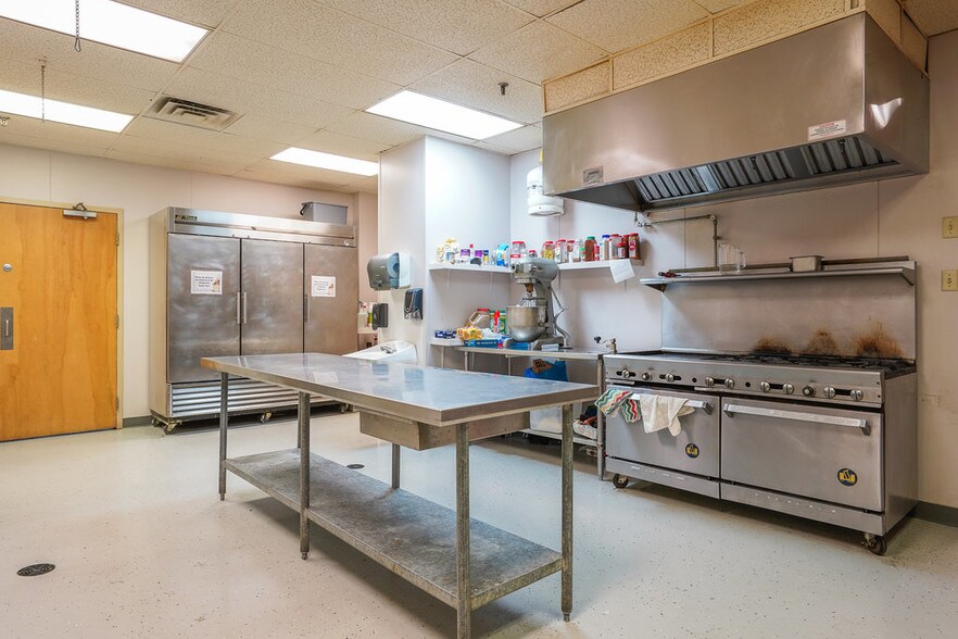 More Photos Of 1110 S 12th St, Fort Smith Religious Facility For Sale