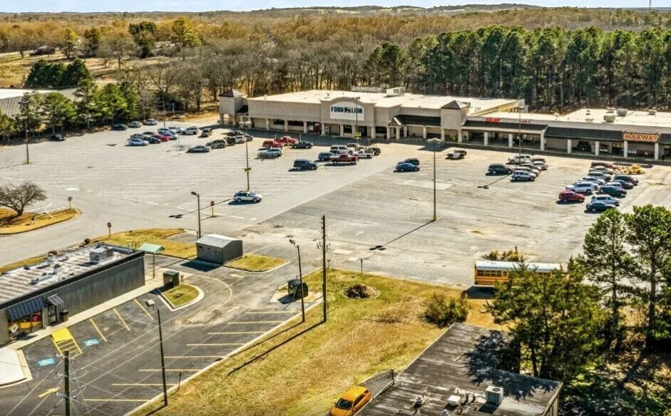 More Photos Of 1075 Franklin Springs St, Royston Unknown For Lease