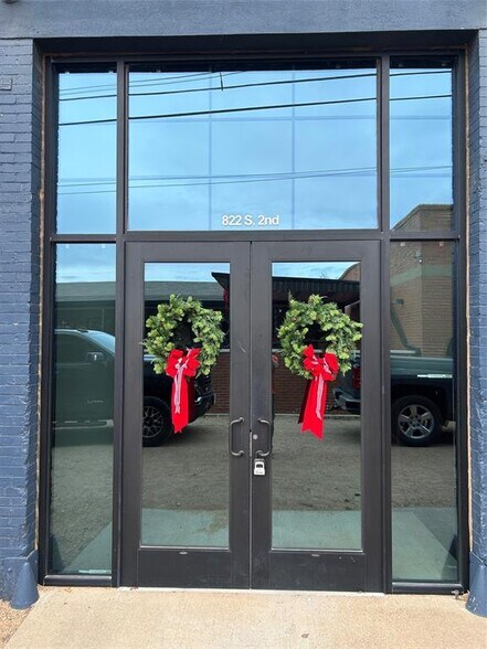 More Photos Of 141 Oak St, Abilene Storefront Retail Office For Lease