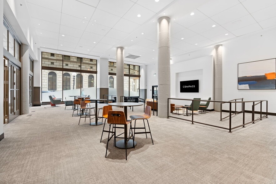 More Photos Of 360 Saint Peter St, Saint Paul Apartments For Lease