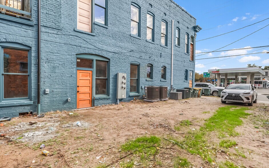 More Photos Of 351 Martin Luther King Jr Blvd, Savannah Storefront Retail Residential For Lease