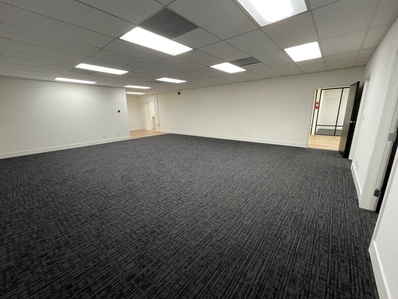More Photos Of 3212-3214 W Burbank Blvd, Burbank Office For Lease