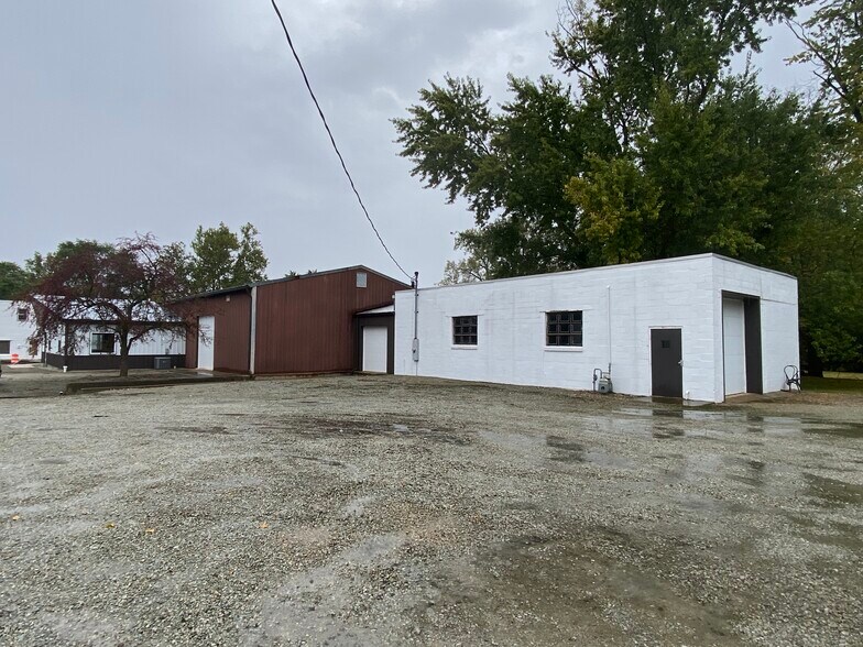 More Photos Of 405 Madison St, Rochester Light Distribution For Sale