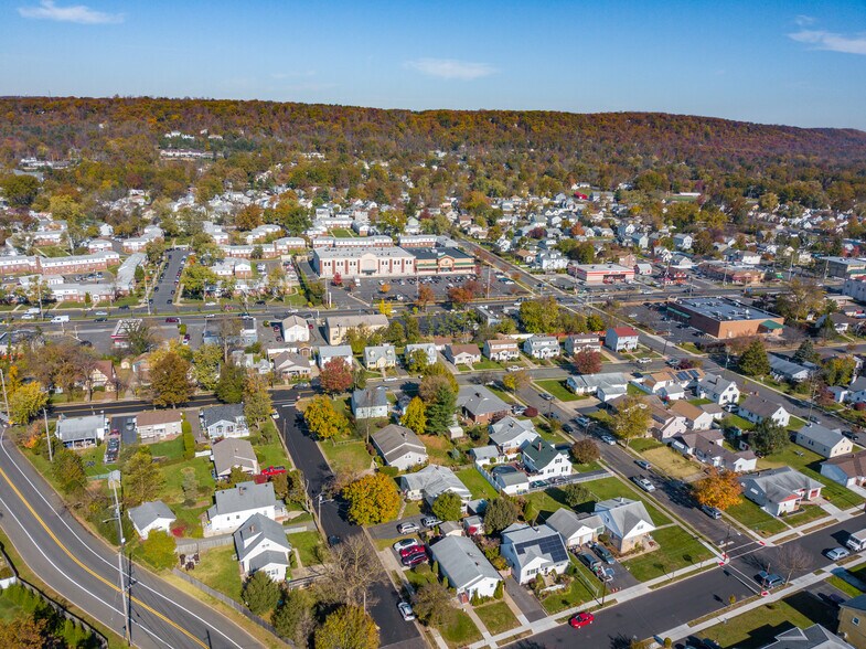 More Photos Of 509-513 W Union Ave, Bound Brook Freestanding For Sale