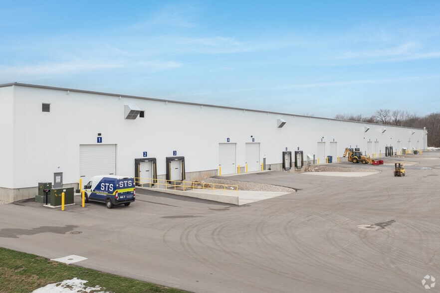 More Photos Of 3101 Fruit Ridge, Grand Rapids Manufacturing For Lease